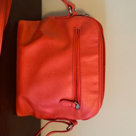 Roots Crossover Handbag Purse - Picture 4 of 4